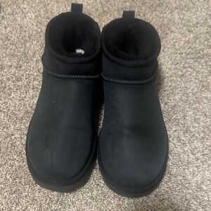 UGG Black Classic ultra mini